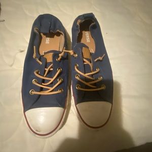 Converse tennis shoes